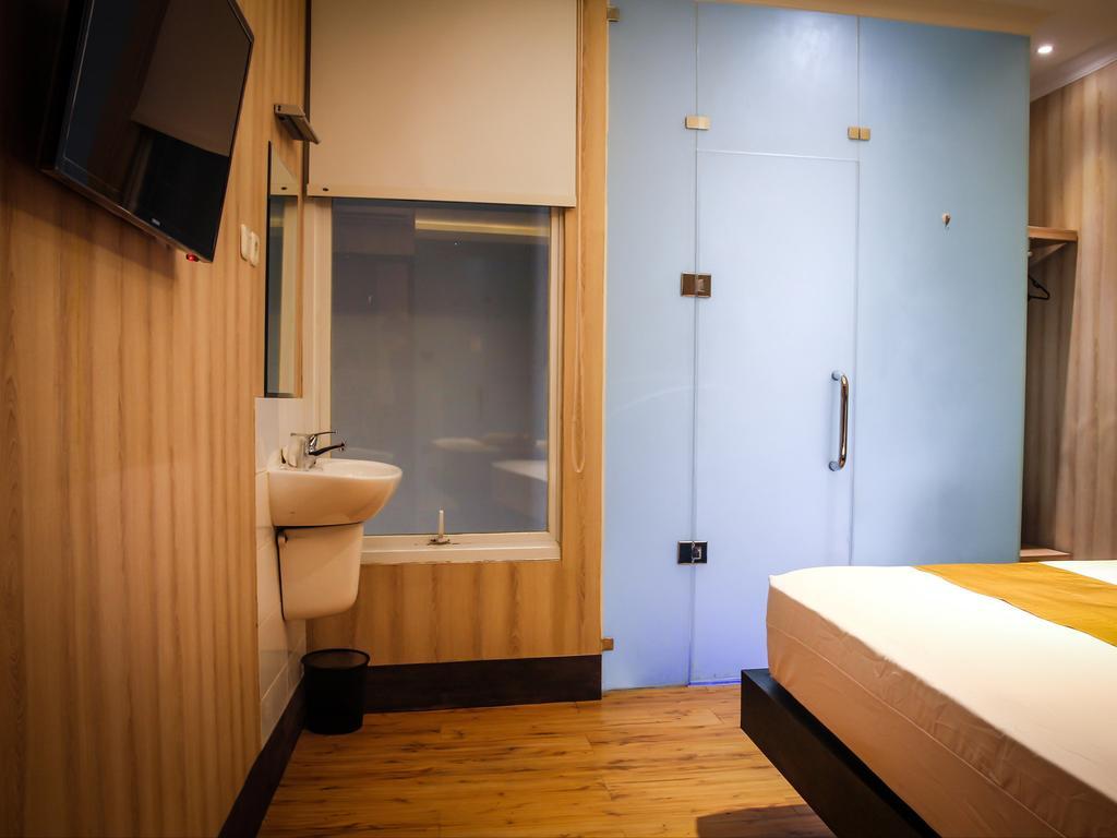 Madu Inn Dżakarta Pokój zdjęcie